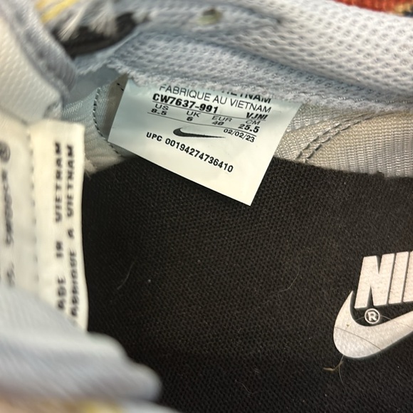 NIB Custom designed Nikes - Picture 5 of 6